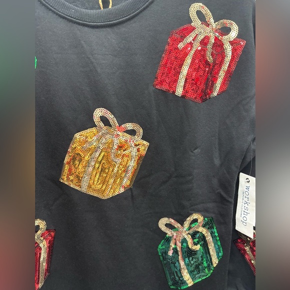 WORKSHOP Black LONG sleeve TOP size small  with sequined festive presents 🎁 - Picture 4 of 8